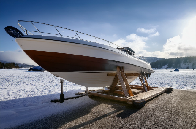 photo-section-660x435px-hivernage Image de section représentant un bateau prêt pour l'hivernage.
